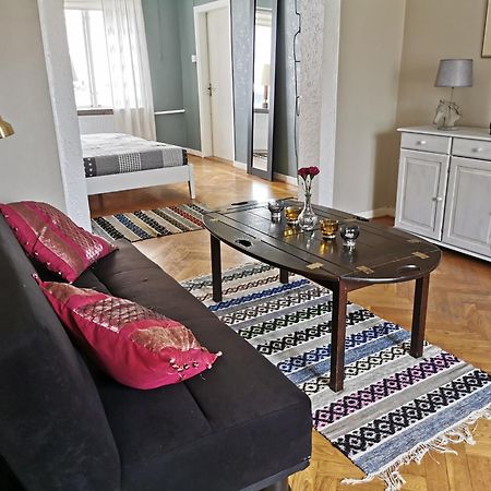 Appartement Gamla Skolan Rum & Oevernattning I Spjutstorp Chambre photo